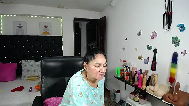 mature_bigboobs10's Live XXX Chat