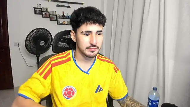 Chat +18 de DmitriSanders ao vivo