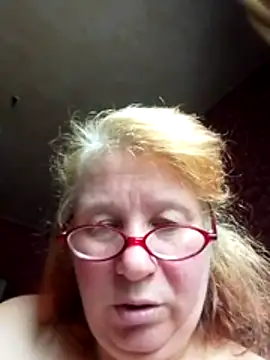 SquirrelFine's Live XXX Chat