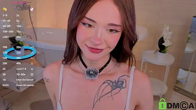XXX chat uživo modela Adetta