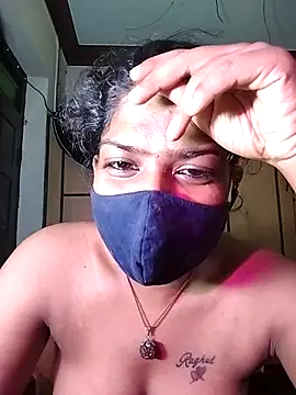 Tamil_Kavitha Adlı Modelin Canlı XXX Sohbeti