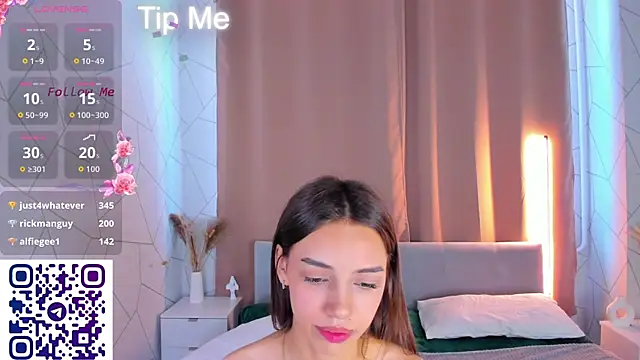 Tiffany-Grace Chat XXX live