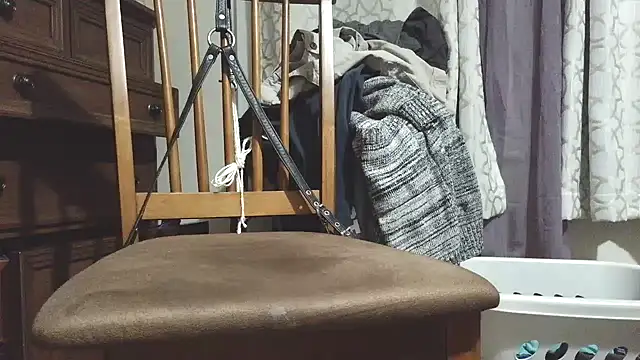 controlmyhole élő XXX-chatje