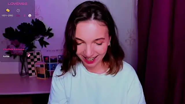 KindHazelHere_ Chat XXX in diretta