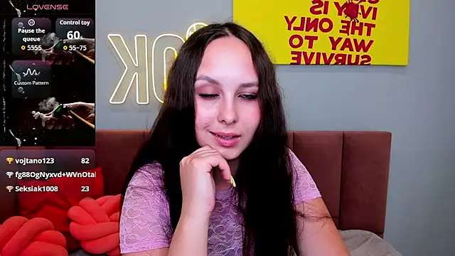 BeatriceReeves Adlı Modelin Canlı XXX Sohbeti