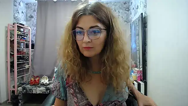Helen1974 live XXX chat