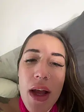 XXX chat uživo modela baadievino