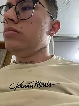 Kurtxxx22 Chat XXX in diretta