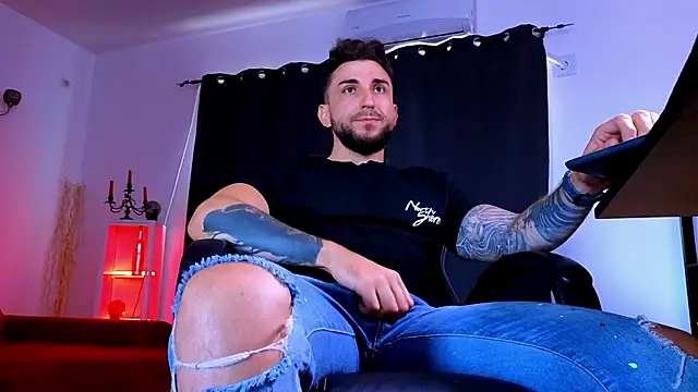 Онлайн чат XXX MightyAaron66