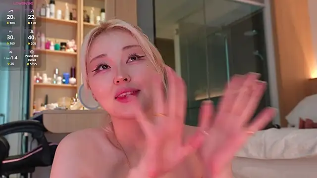 hyun_chia Adlı Modelin Canlı XXX Sohbeti