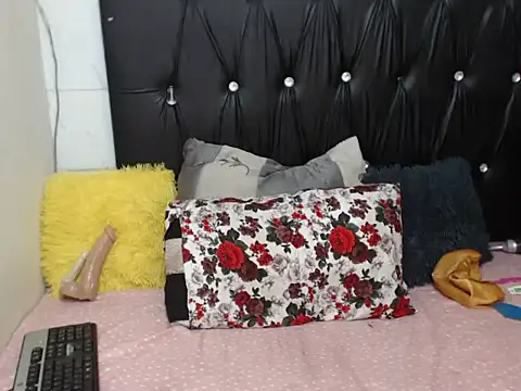 SweetPussyPiexx20's Live XXX Chat