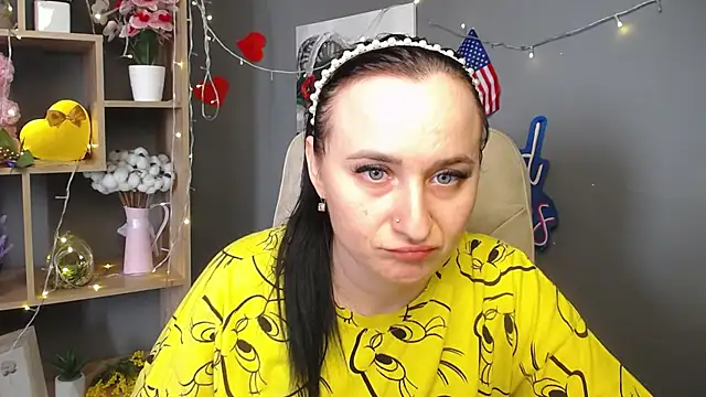 NinaFlawlees Chat XXX live