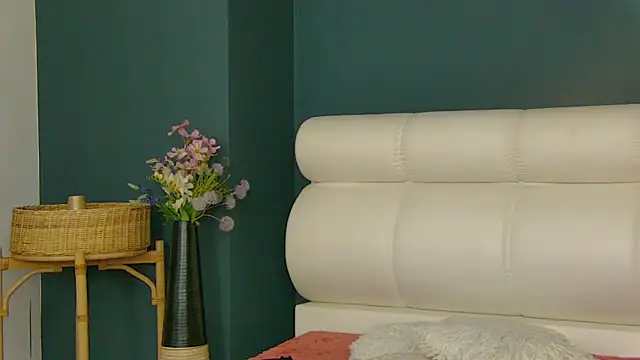 NataliaVice Adlı Modelin Canlı XXX Sohbeti