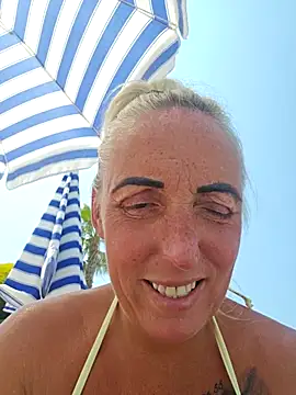theblondecocklover Chat XXX in diretta