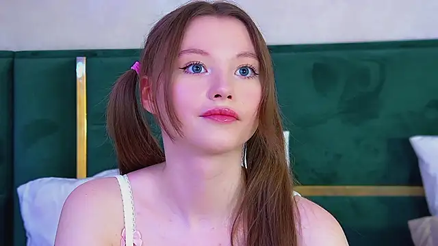 KeiraAsti's Live XXX Chat
