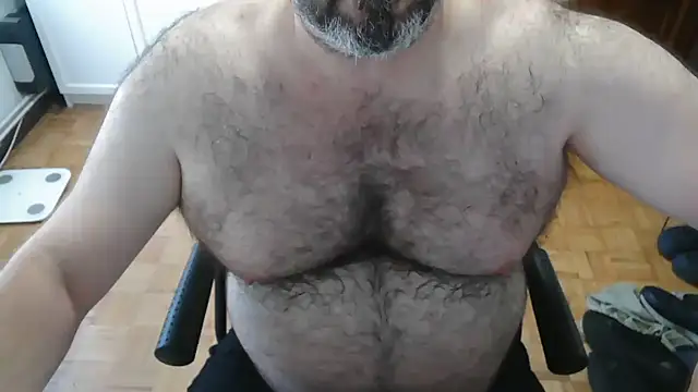 צ'אט XXX בשידור חי של mikeyhotbear