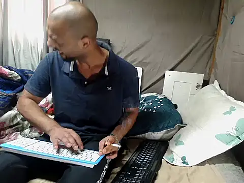 CamodickのライブXXXチャット
