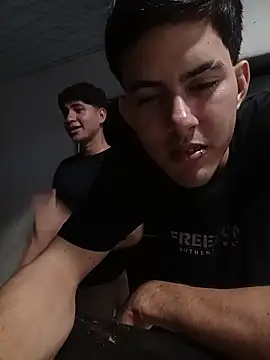 3hornys-straights – Live XXX-chat