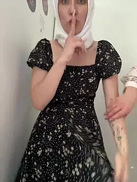FlexibleDoll_ élő XXX-chatje