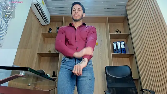 George_Diesell Adlı Modelin Canlı XXX Sohbeti