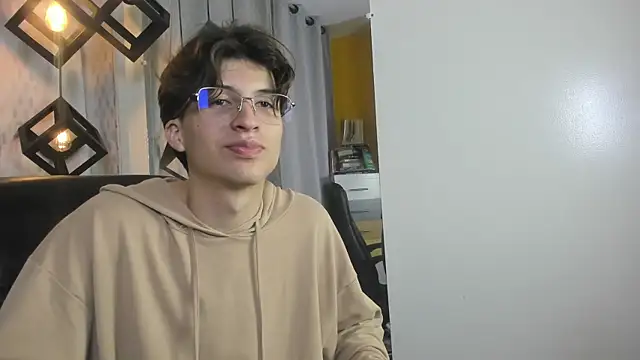 XXX chat uživo modela Marcoviolet