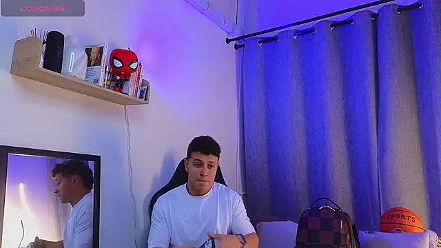 Czat XXX na żywo – ASHTON_HILS