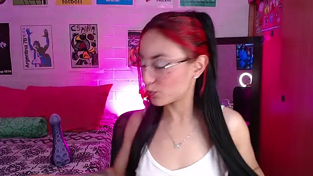 Amy66's Live XXX Chat