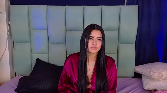 Emilyy05_: απευθείας συνομιλία ΧΧΧ