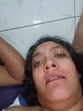 Chat XXX en directo de 2Juicy_pussy