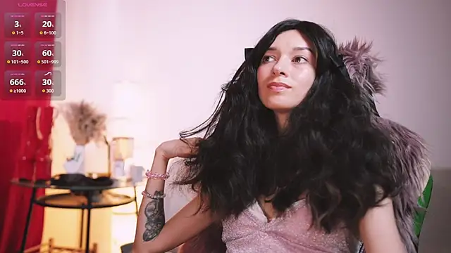 Chat XXX en directo de YourDarlingVivian