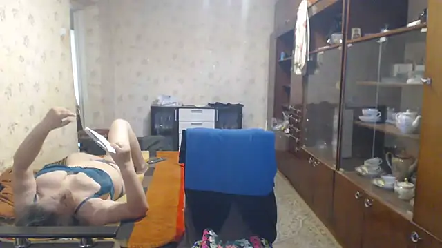 Chat +18 de HotLusi ao vivo