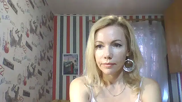 Chat +18 de Amoretta ao vivo