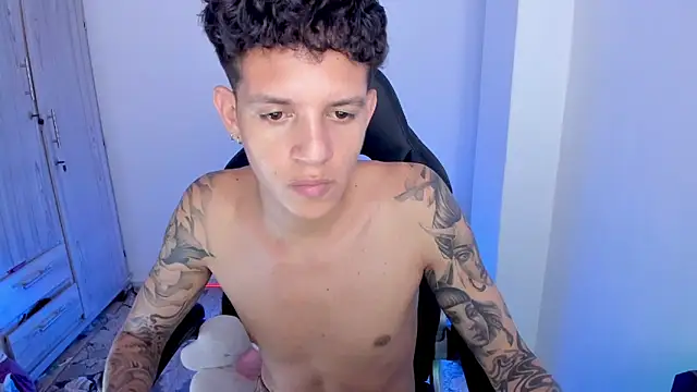 tylerrnova's Live XXX Chat