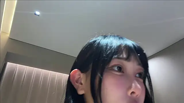 Uizzq3u-'s Live XXX Chat