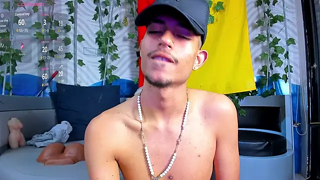 Chat +18 de ItsZairen ao vivo