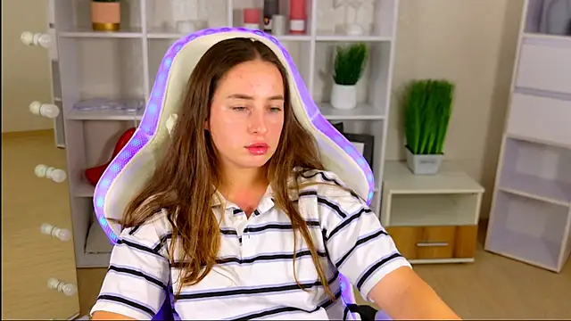 NadinnL Chat XXX in diretta