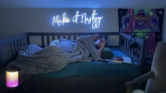 Онлайн чат XXX FaeAfterDark