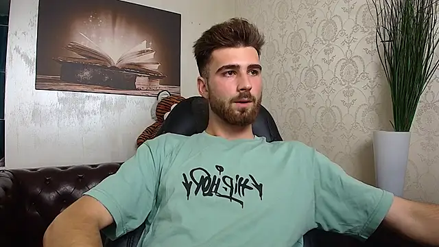 KyloEast Live XXX-chat