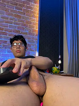 GrayAndrews' Live XXX Chat
