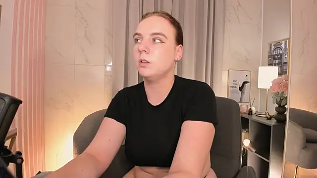 Candy_Queen__ Adlı Modelin Canlı XXX Sohbeti