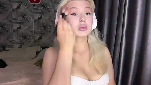 SpotlessParaffin 라이브 XXX 채팅