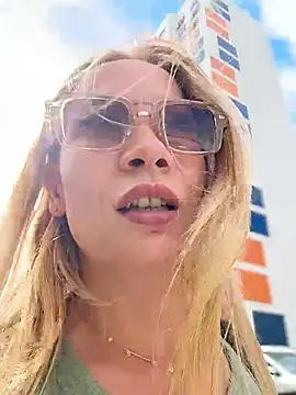 LavenderHot's Live XXX Chat