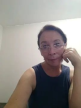 Chat +18 de Celine_Faer1 ao vivo