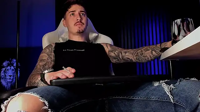 uptomatty Chat XXX live