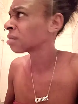 Jasmine_FullsShine's Live XXX Chat