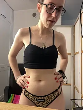 MartiniiSelenna's Live XXX Chat
