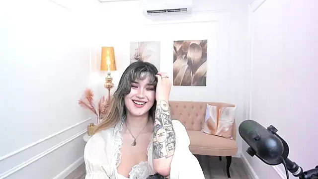 Chat +18 de AnneTLi ao vivo