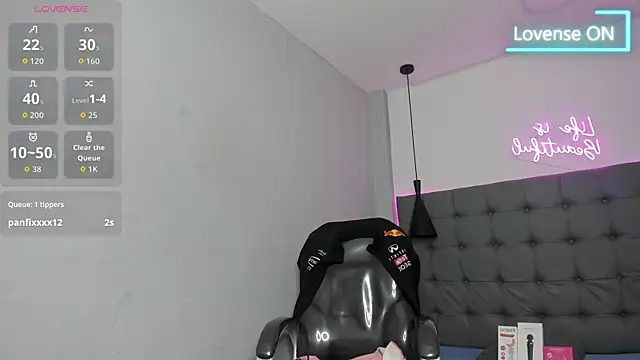 XXX chat uživo modela scarletcherry18