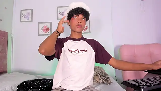 Jack_Rusel Adlı Modelin Canlı XXX Sohbeti