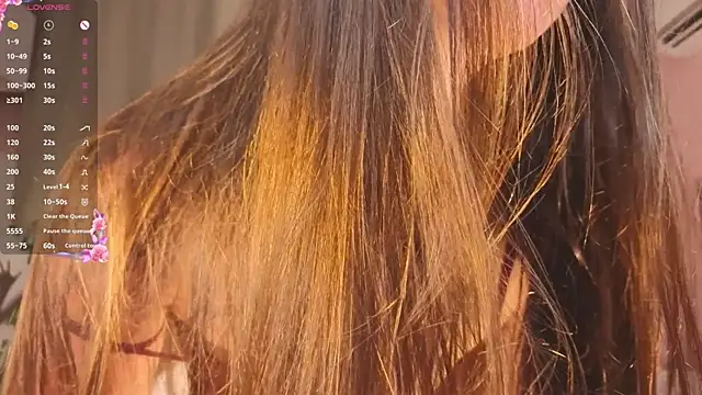 XXX chat uživo modela MeiLiscio
